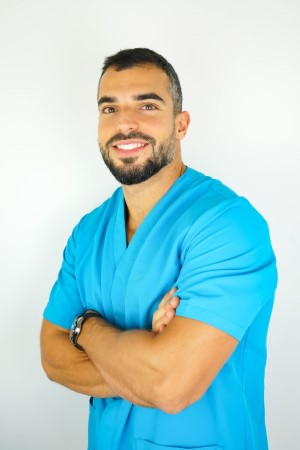 Dr. Daniel Ortega, cirujano e implantólogo. Dentistas Dentalhábilis.